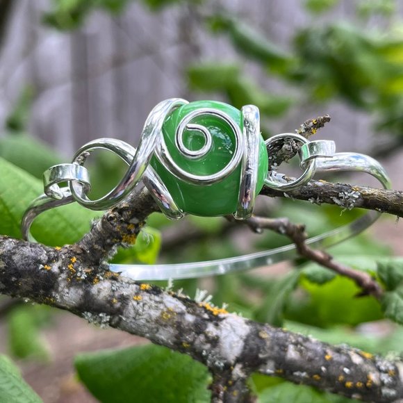 Silver Cuff Bracelet with Green Blown Glass - Picture 4 of 5
